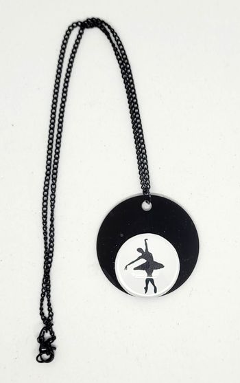 Bijoux création collier cabochon de verre danseuse