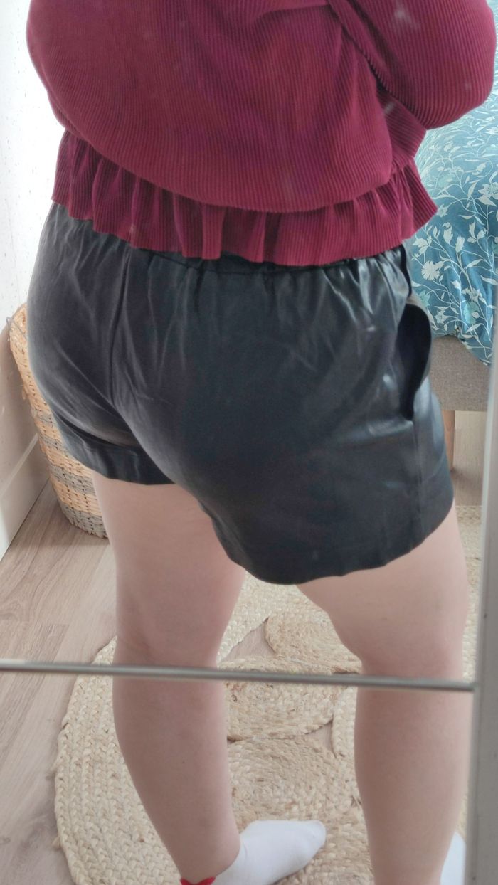 Short simili cuir - photo numéro 3