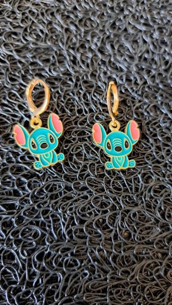 Boucles d'oreilles pendantes stitch