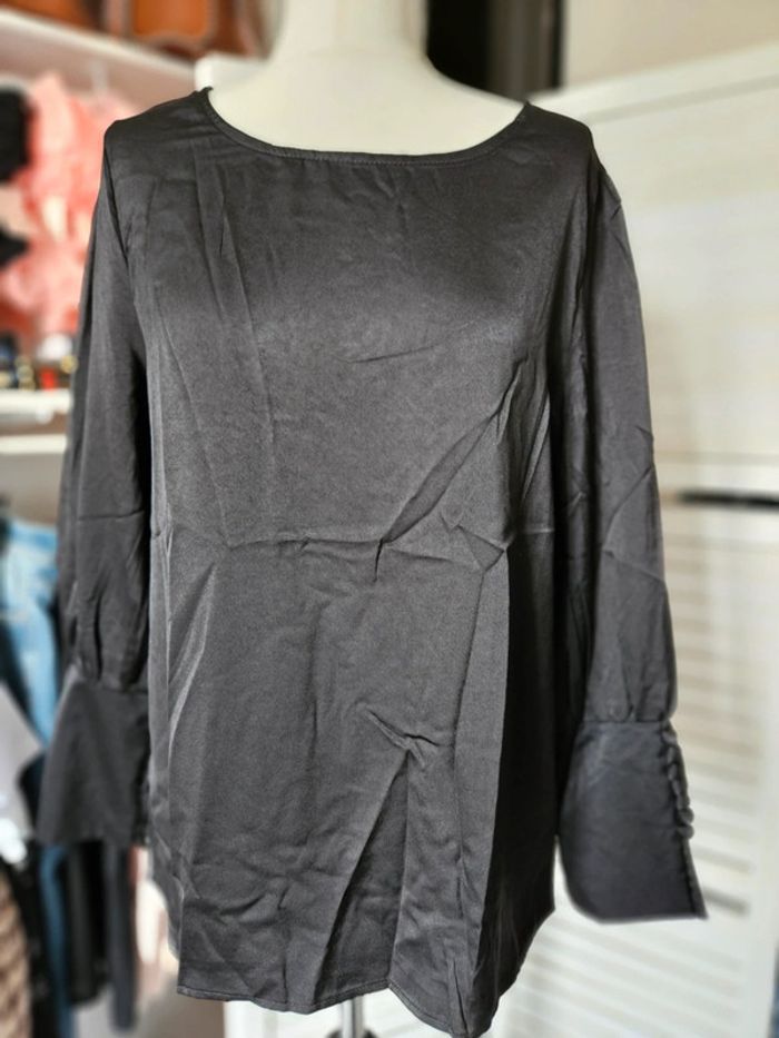Blouse noire brillante T.M/L