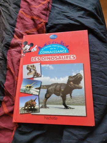 Le monde merveilleux de la connaissance les dinosaures