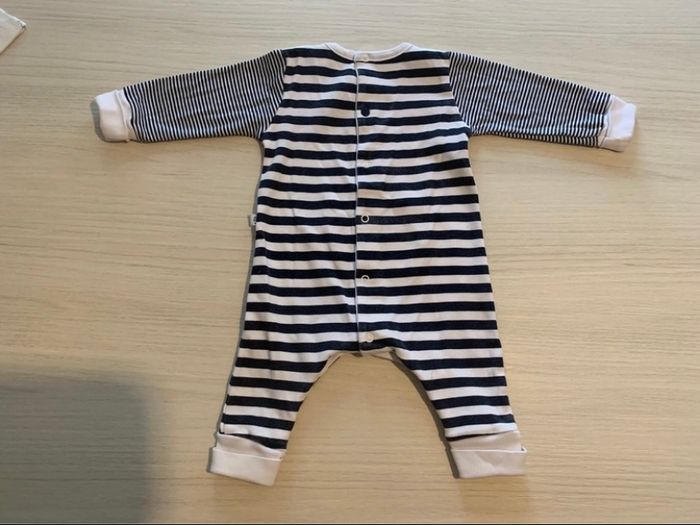 Combinaison rayée en 3 mois - photo numéro 2