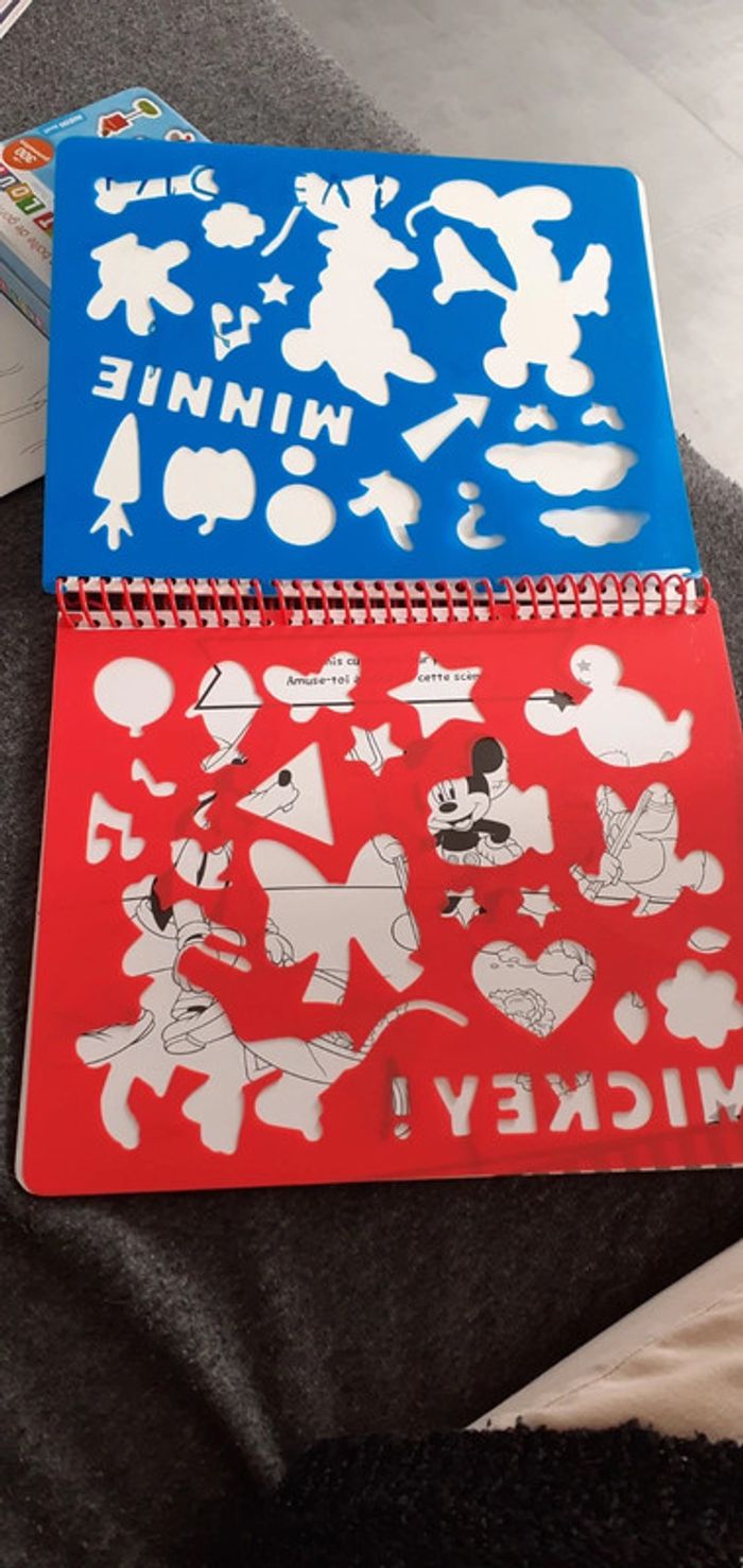 La maison de Mickey mes super pochoirs - photo numéro 2