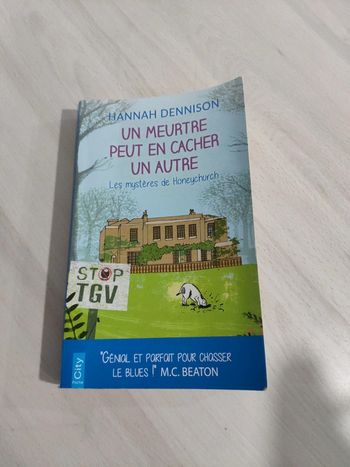 Livre poche un meurtrier peut en cacher un autre mystères Honeychurch Dennison