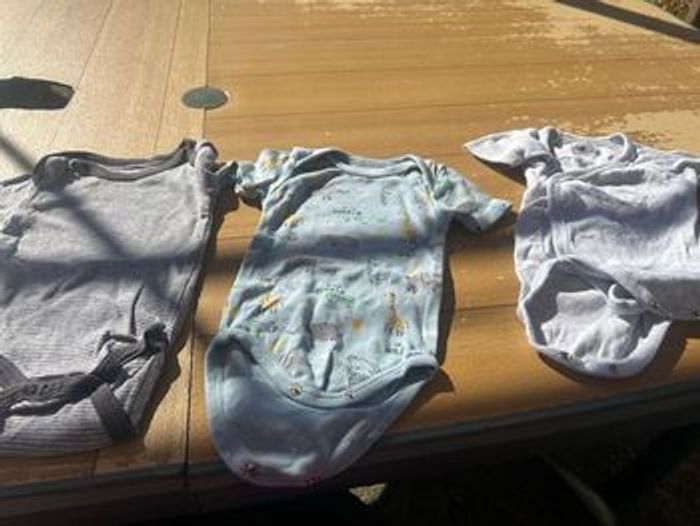 Bodies taille 3 mois - photo numéro 5