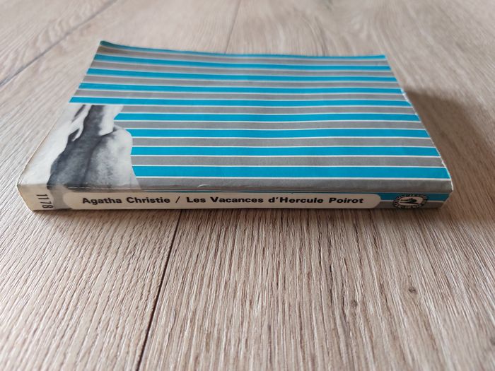 Livre "Les vacances d'Hercule Poirot" Agatha Christie poche vintage - photo numéro 5
