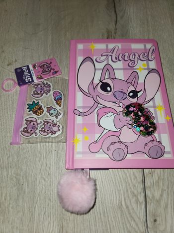 Cahier Disney angel avec 6 gommes