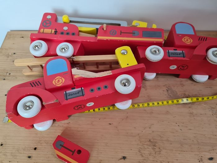 Lot 2 camions pompier bois Janod - photo numéro 6
