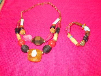 Ensemble collier et bracelet coloré neuf