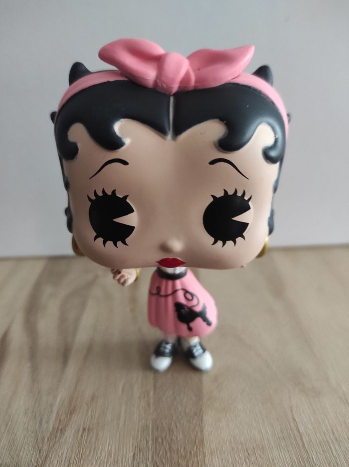 Figurine Funko pop Sock Hop 555 SANS boîte ( Betty Boop )
