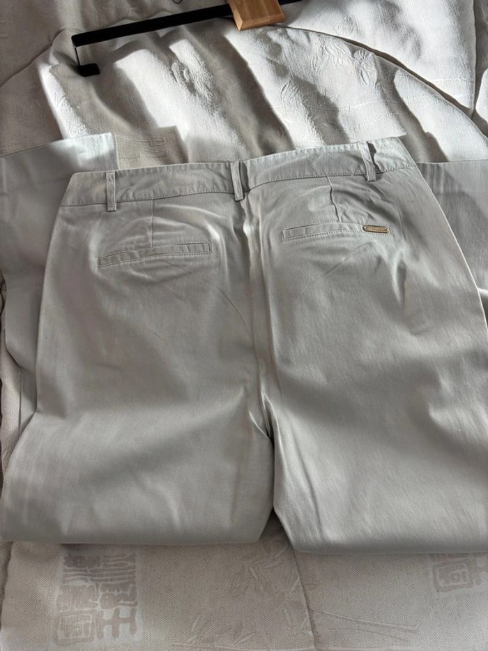 Pantalon gris clair - photo numéro 5