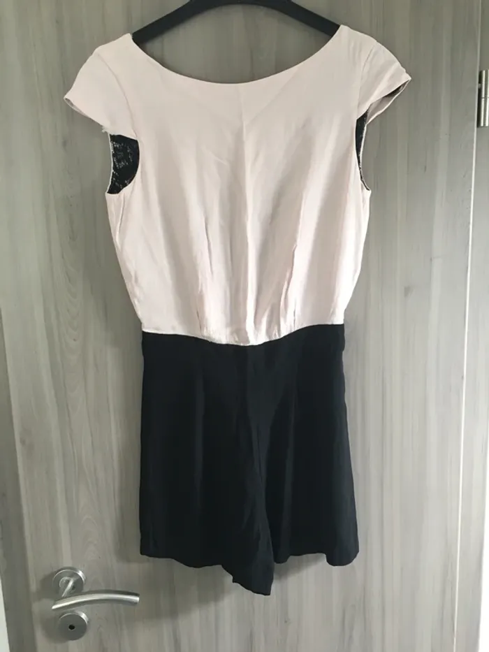 Combishort habillé noir et rose pâle avec dentelle naf naf taille 36