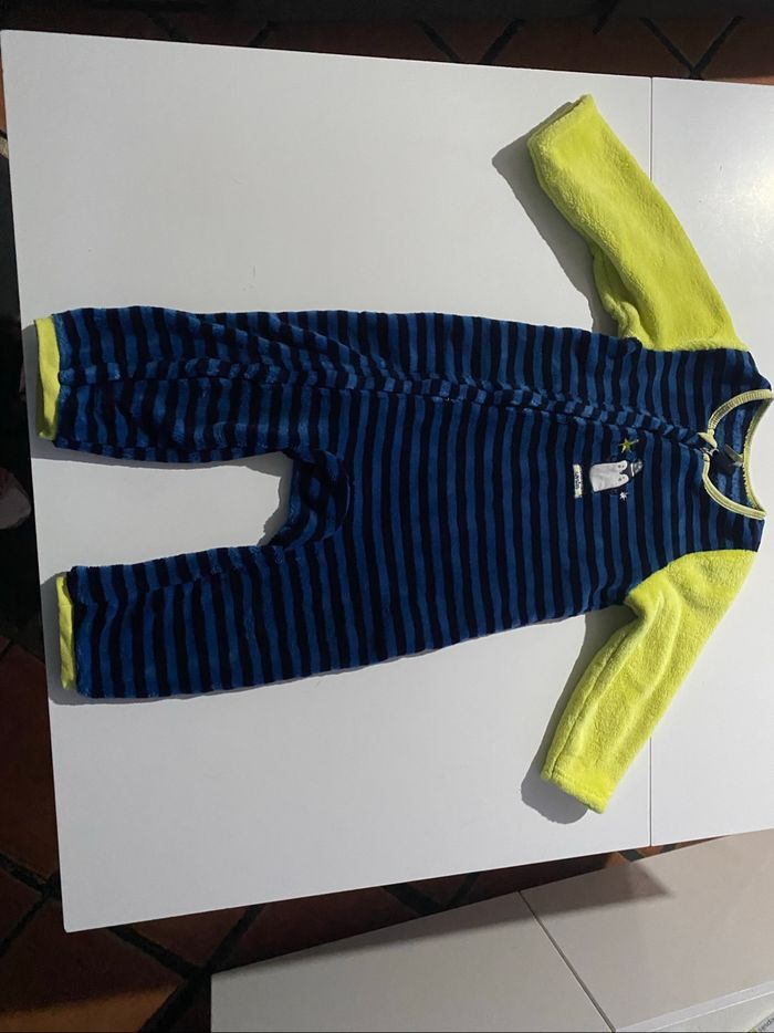Combinaison pyjama bleu et jaune pilou pilou vertbaudet taille 2 ans