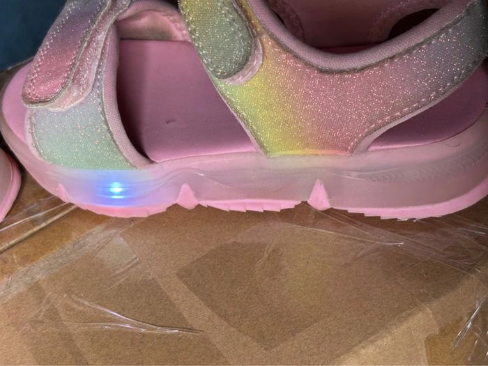Sandalettes lumineuses t 29 - photo numéro 3