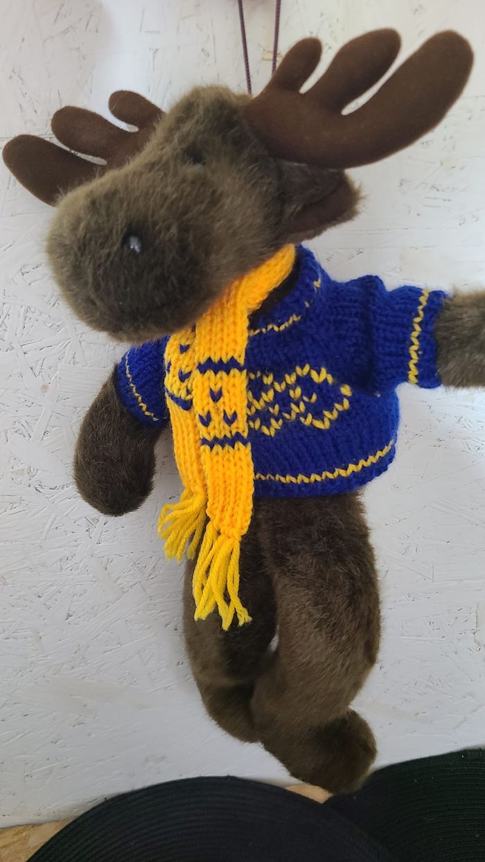 Peluche doudou Rêne Caribou pull et écharpe hiver Allan Flink - photo numéro 6