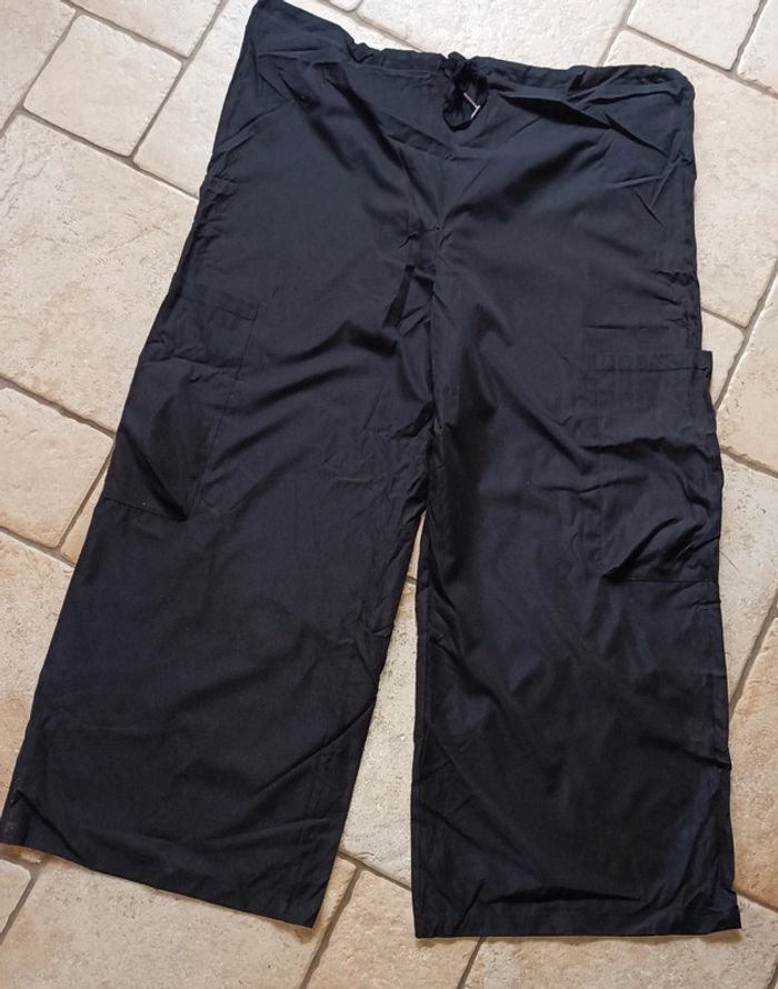 Neuf pantalon noir - photo numéro 2