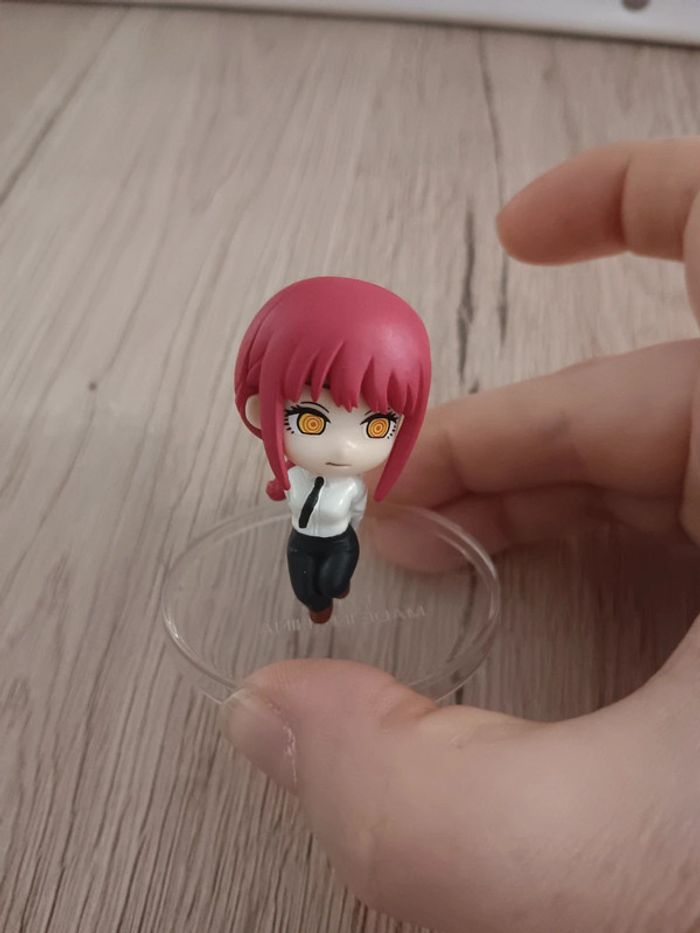 Petite figurine chainsawman makina