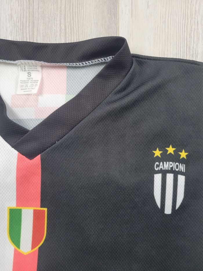 Maillot foot taille S – style Juventus – De Ligt n°4