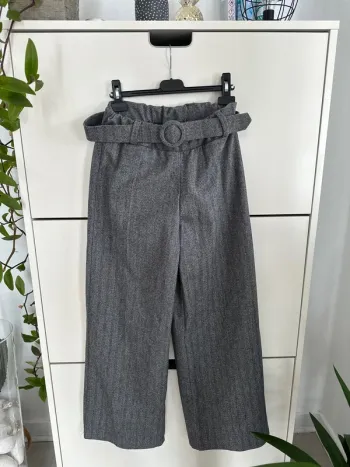 Pantalon gris avec ceinture - neuf