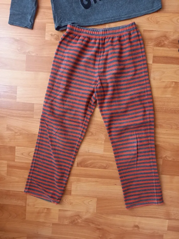 Pyjama du pareil au même 10 ans - photo numéro 4