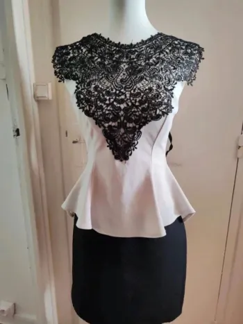 Haut dentelle taille 38