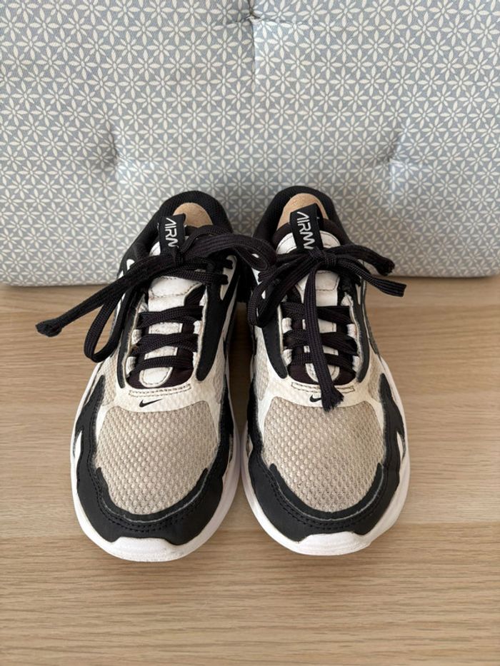 Paire de Baskets "Air Max Bolt" Taille 36 - photo numéro 3