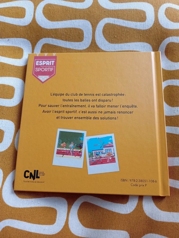 Livre le club de tennis - photo numéro 2