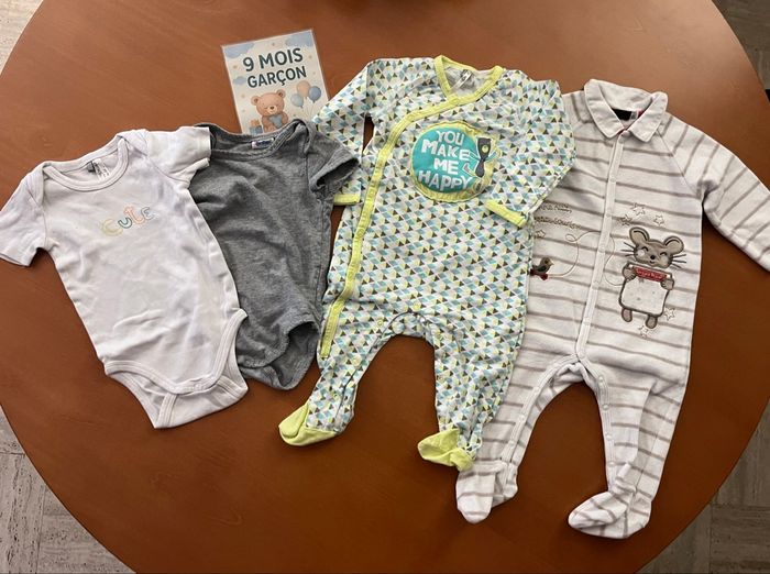 Lot de 2 pyjamas et 2 bodies