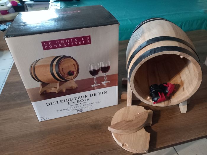 Distributeur de vin en bois