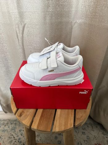 Baskets Puma blanches et roses – Taille 26 neuves