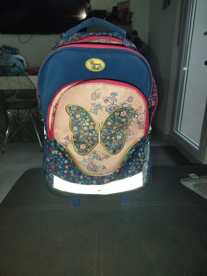 Cartable scolaire à roulettes