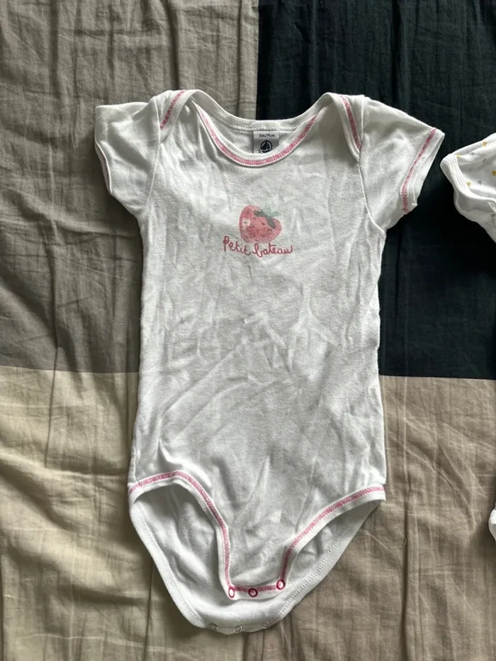 Lot de 2 bodies 36 mois manche courte petit bateau - photo numéro 3