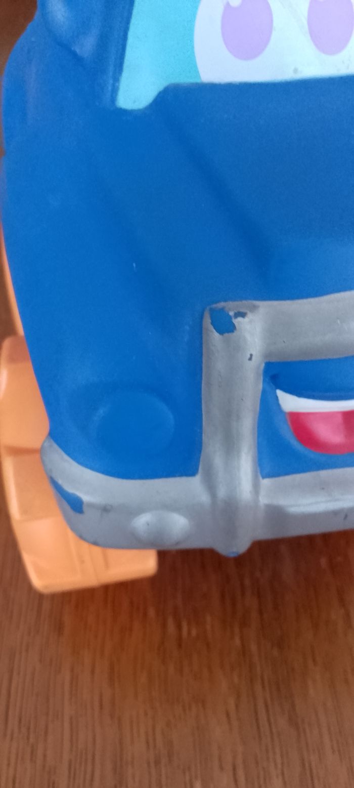 Hasbro  Véhicule Chuck   pick up Playskool  . Vintage 2002 . collector. Fait du bruit. Fonctionne avec des piles non fournies. - photo numéro 3