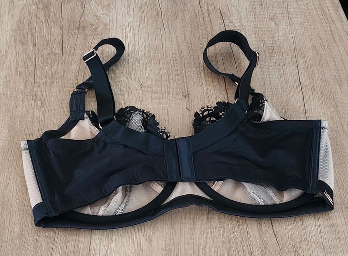 Soutiens-gorge corbeille dentelle beige et noir taille 90G Valège - photo numéro 3