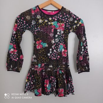 Robe noire à fleurs multicolores 6ans