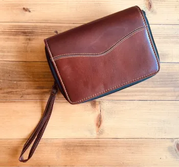 Jolie pochette couleur cognac vintage