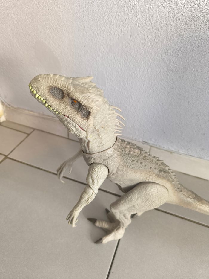 Dinosaure Jurassic World indominus rex - photo numéro 5