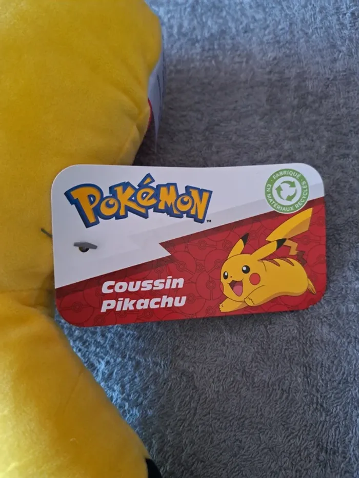 Coussin pikachu - photo numéro 3
