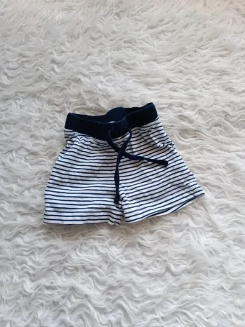 Short 9 mois
