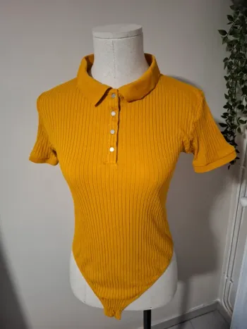 Body polo côtelé jaune moutarde Jennyfer T40