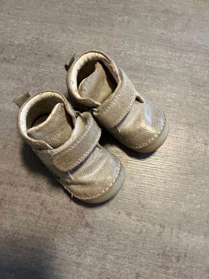 Chaussure Kickers taille 18