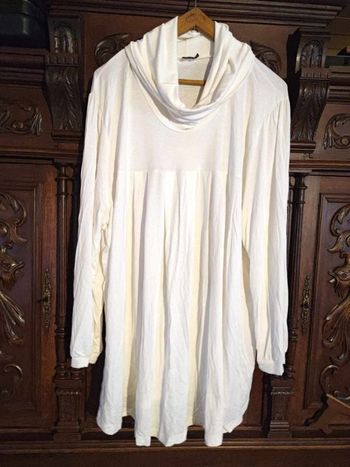 Blouse blanche à col neuve