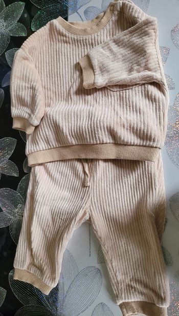 Ensemble jogging  6 mois