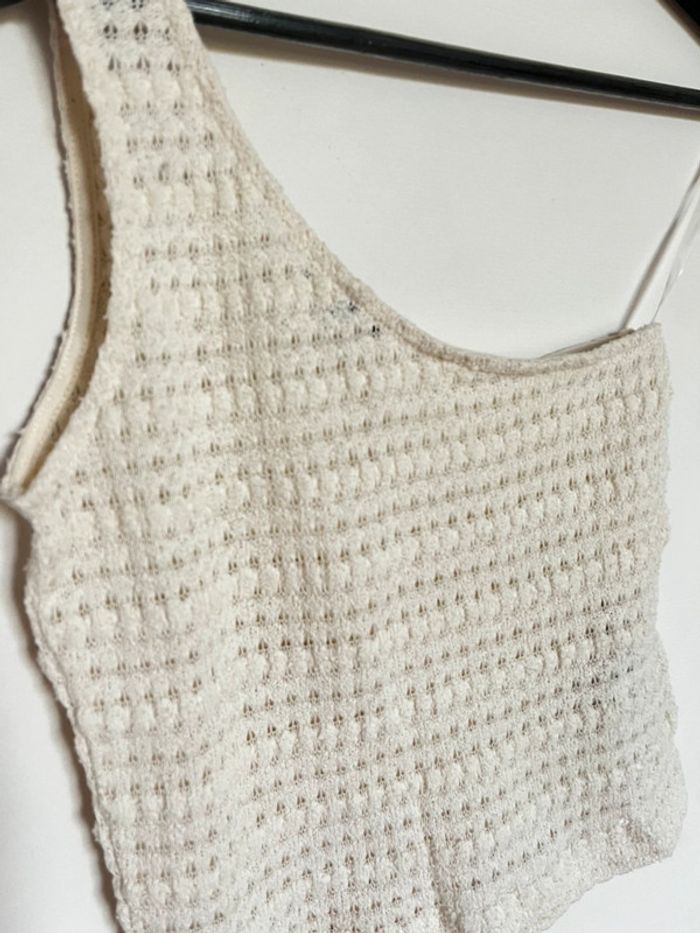 Haut crochet léger asymétrique - photo numéro 2