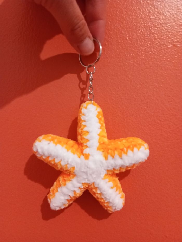 Porte-clés étoile de mer au crochet - photo numéro 5