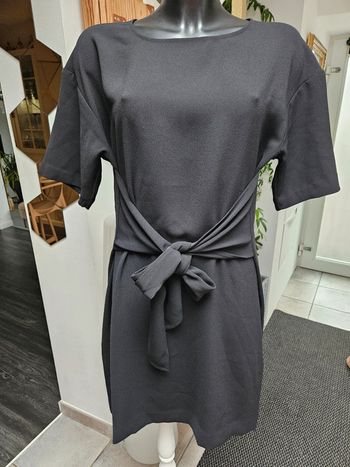 H&M robe noir à nouer taille L