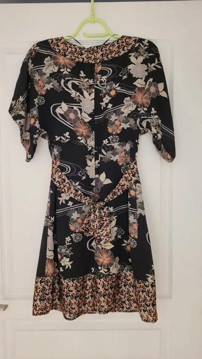 Robe cache cœur imprimé fleurs avec ceinture - photo numéro 2