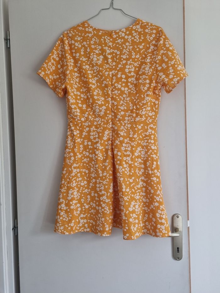 Robe jaune - photo numéro 2