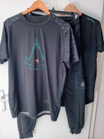 Lot 2 tee-shirts Venum Assassins Creed Valhala M