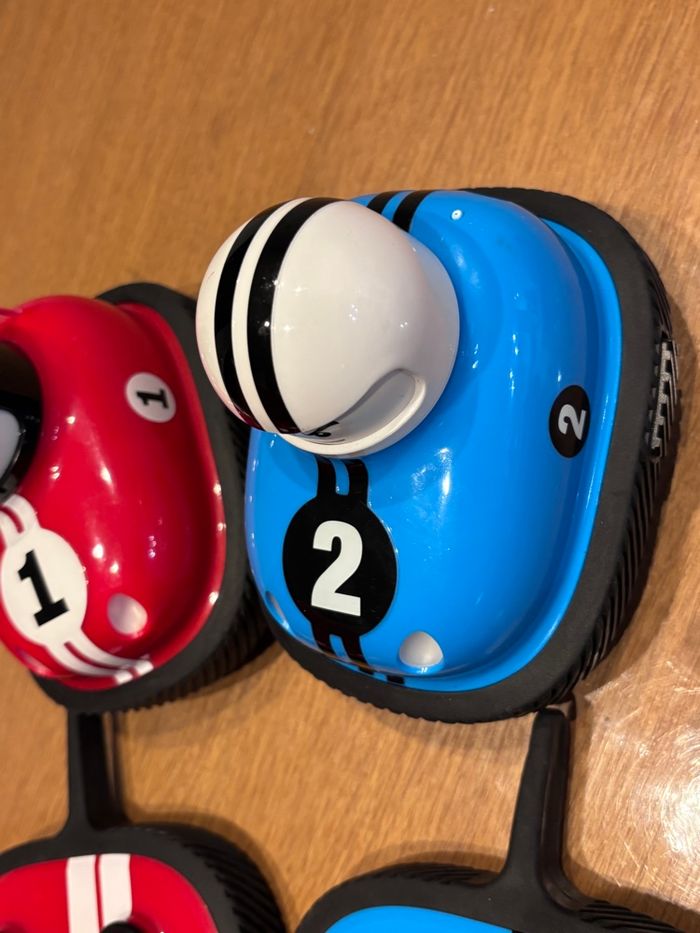 Auto tamponneuses radiocommandées - photo numéro 3